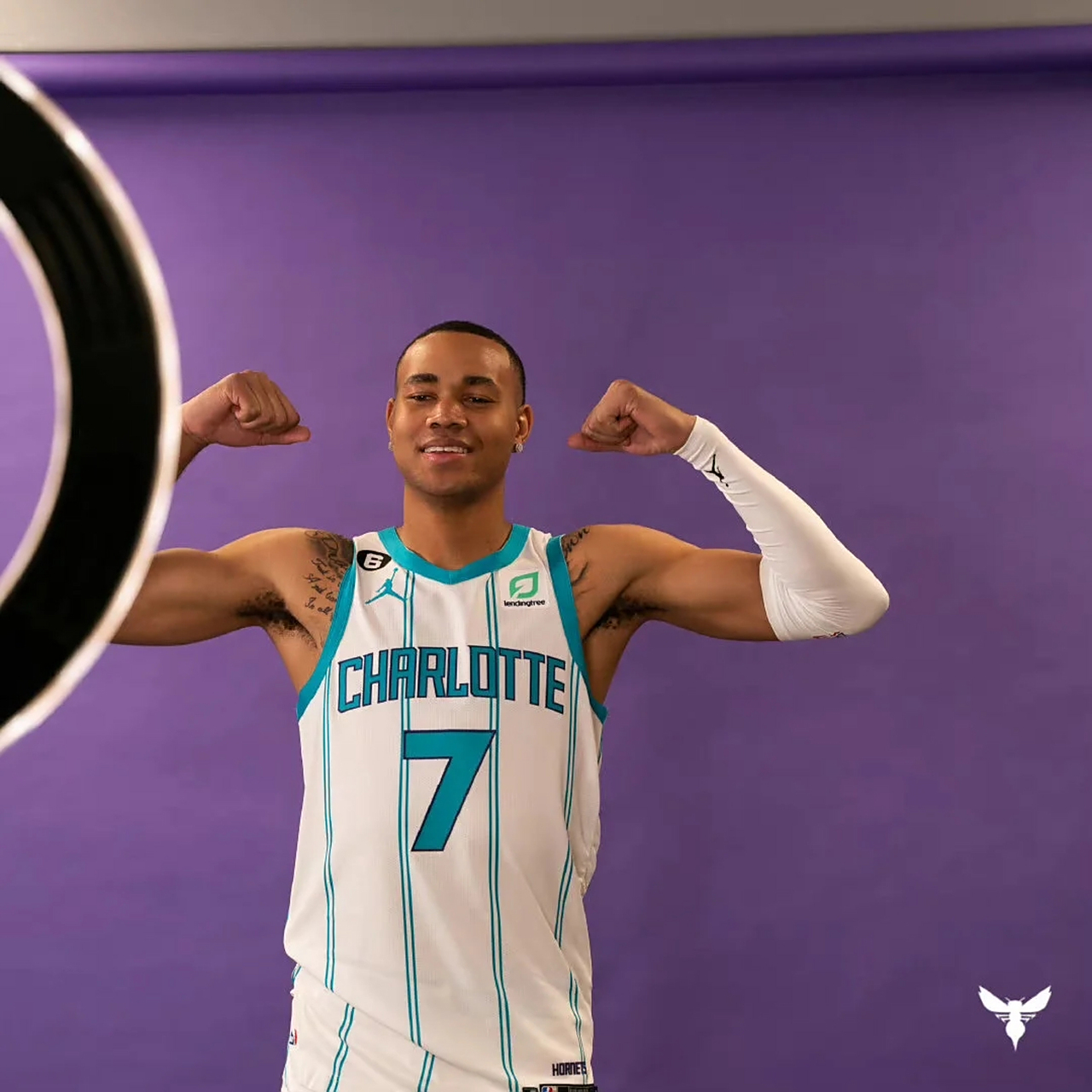 9体育关于关键时刻全明星赛焦点战，夏洛特黄蜂临场应变，信心回归，更衣室氛围转暖的信息