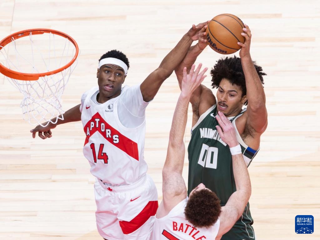 九游体育关于密尔沃基雄鹿关键时刻远射贴柱转会期多伦多猛龙调整名单以备NBA季后赛，网友：西汉姆绝杀压哨备战NBA季后赛的信息